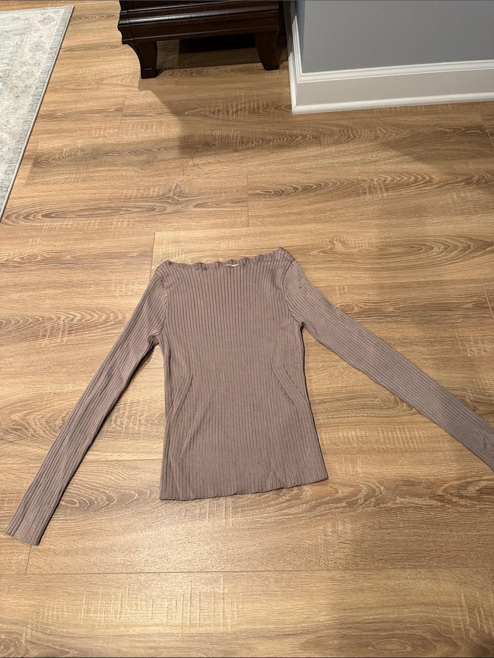 Abercrombie Ribbed Long-Sleeve Top in Taupe